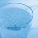 炭酸水は歯に悪い？歯ぐきが下がっている方は注意