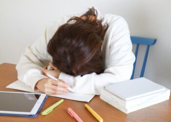 仕事のストレスで「口の健康」が悪化する？